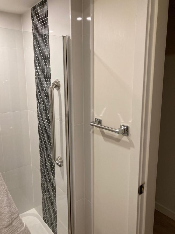 Bright Poolside Walkout Two Bedroom Basement Suite In The Okanagan Penticton Ngoại thất bức ảnh