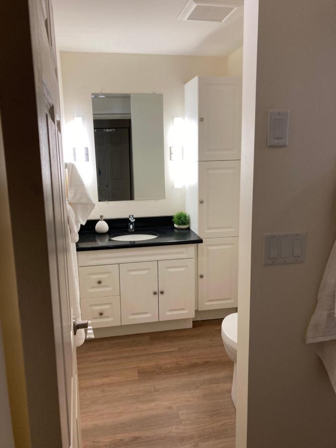 Bright Poolside Walkout Two Bedroom Basement Suite In The Okanagan Penticton Ngoại thất bức ảnh