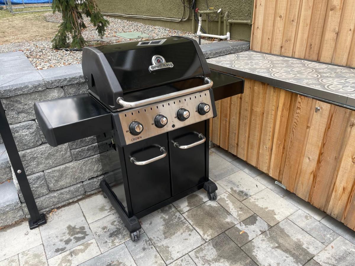 Bright Poolside Walkout Two Bedroom Basement Suite In The Okanagan Penticton Ngoại thất bức ảnh